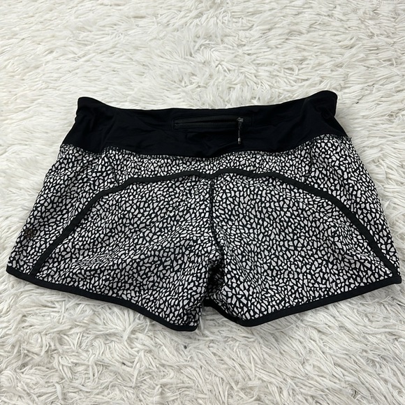 Lululemon Run Times Short (4") Miss Mosaic Black / Black - Picture 4 of 6